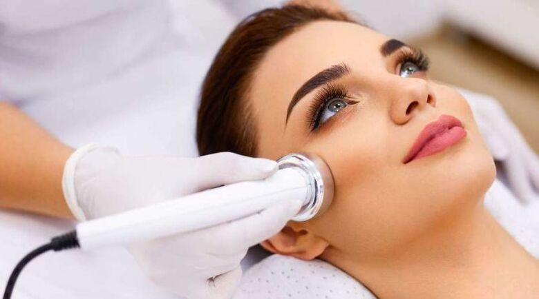 Conducting a skin rejuvenation procedure